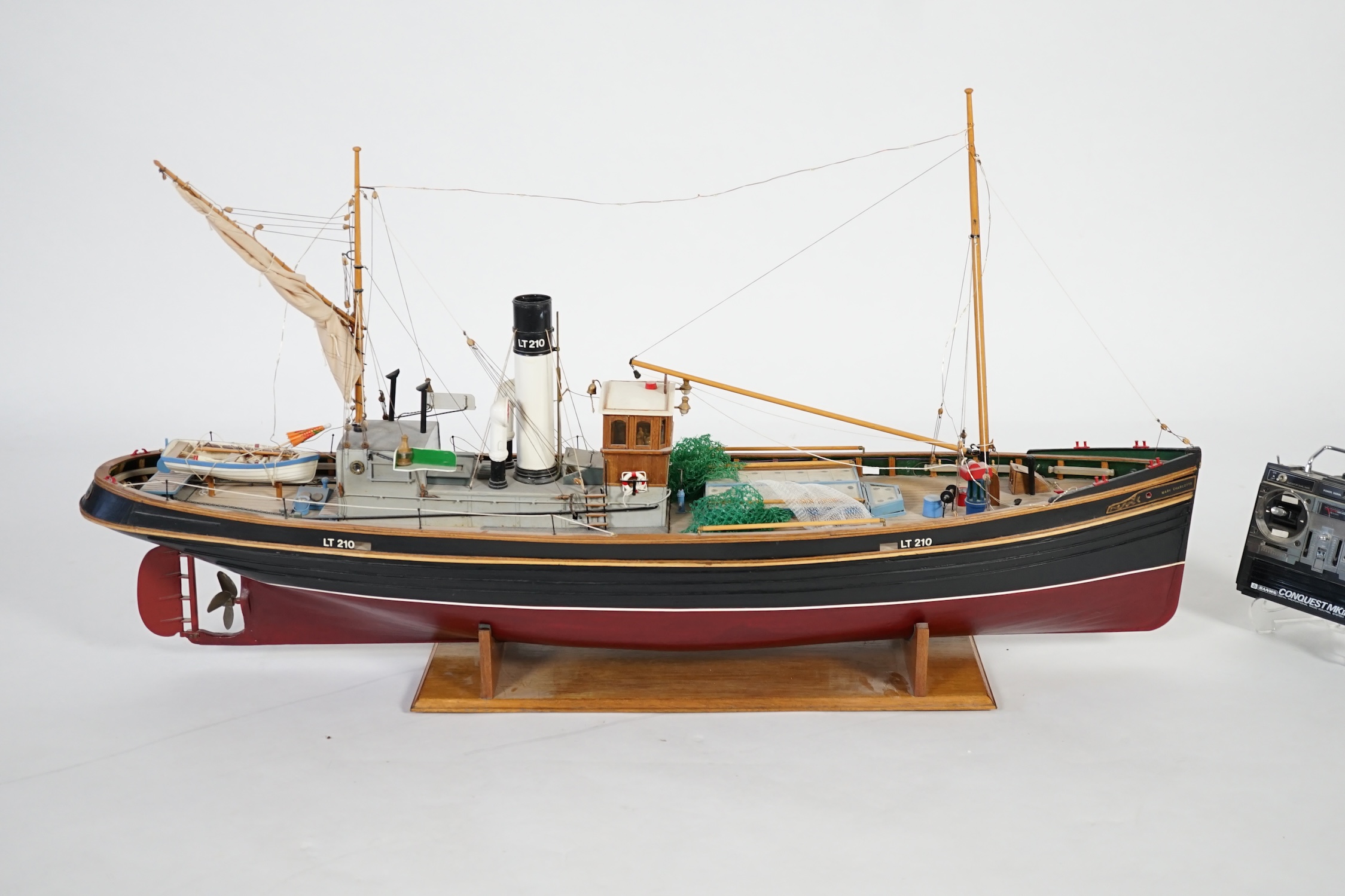 A kit-built Maxwell Hemmens pond yacht style live steam model of a herring drifter, LT210, 120cm long